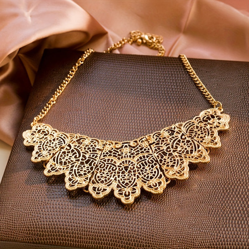 Retro Hollow Carved Short Necklace Alloy Fake Collar Jewelry Collarbone Chain For Women Girls Accessories