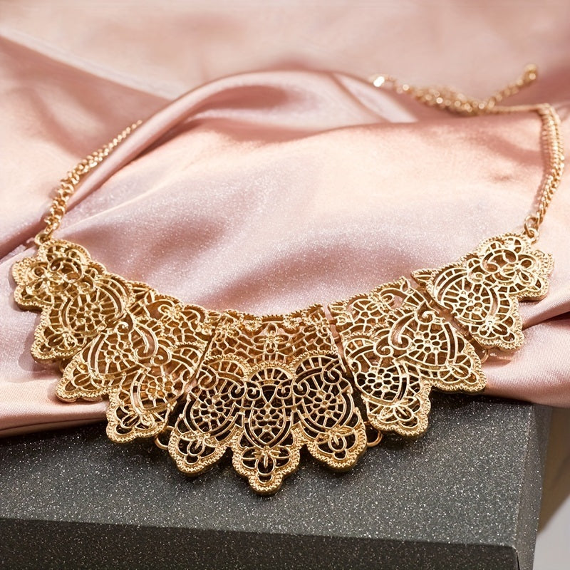 Retro Hollow Carved Short Necklace Alloy Fake Collar Jewelry Collarbone Chain For Women Girls Accessories