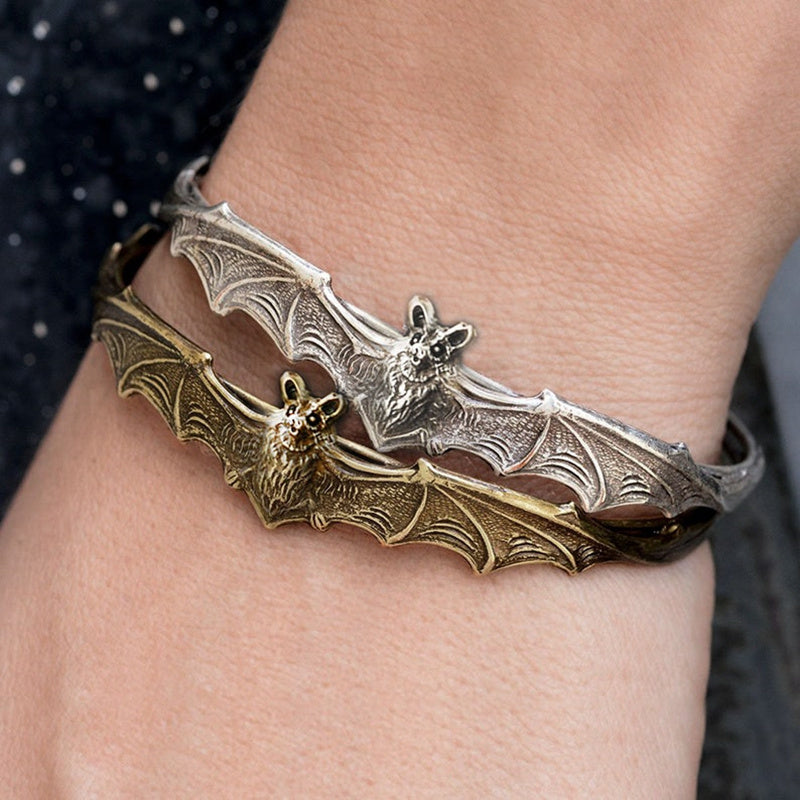 Fashion Creative Personality Halloween Bat Bracelet Ladies Punk Dark Vampire Bat Bracelet Men And Women Jewelry Accessories Gift