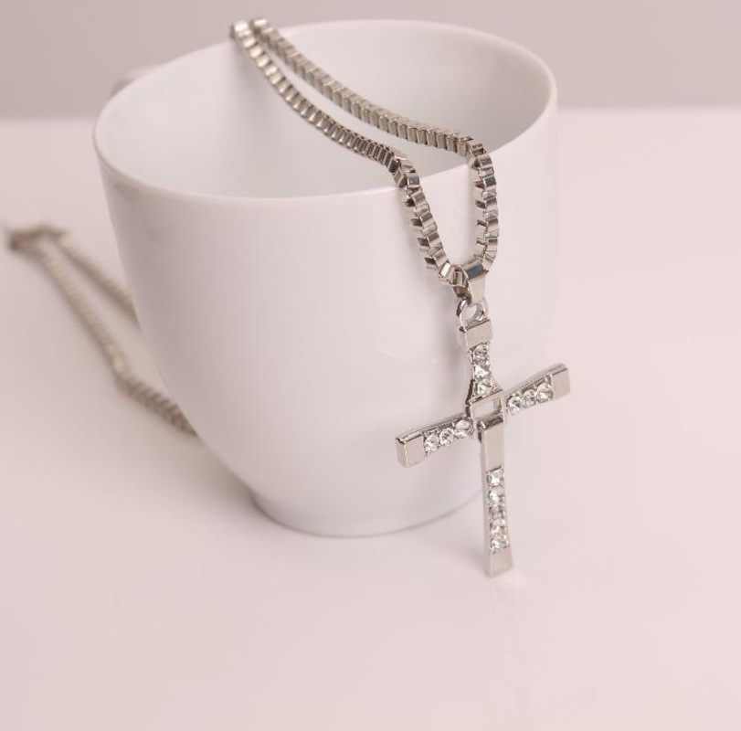 Cross Pendant Necklaces for Men Women Romantic Couple Neckchain Trendy Boy Chokers Jewelry Couple Anniversary Accessories Gift