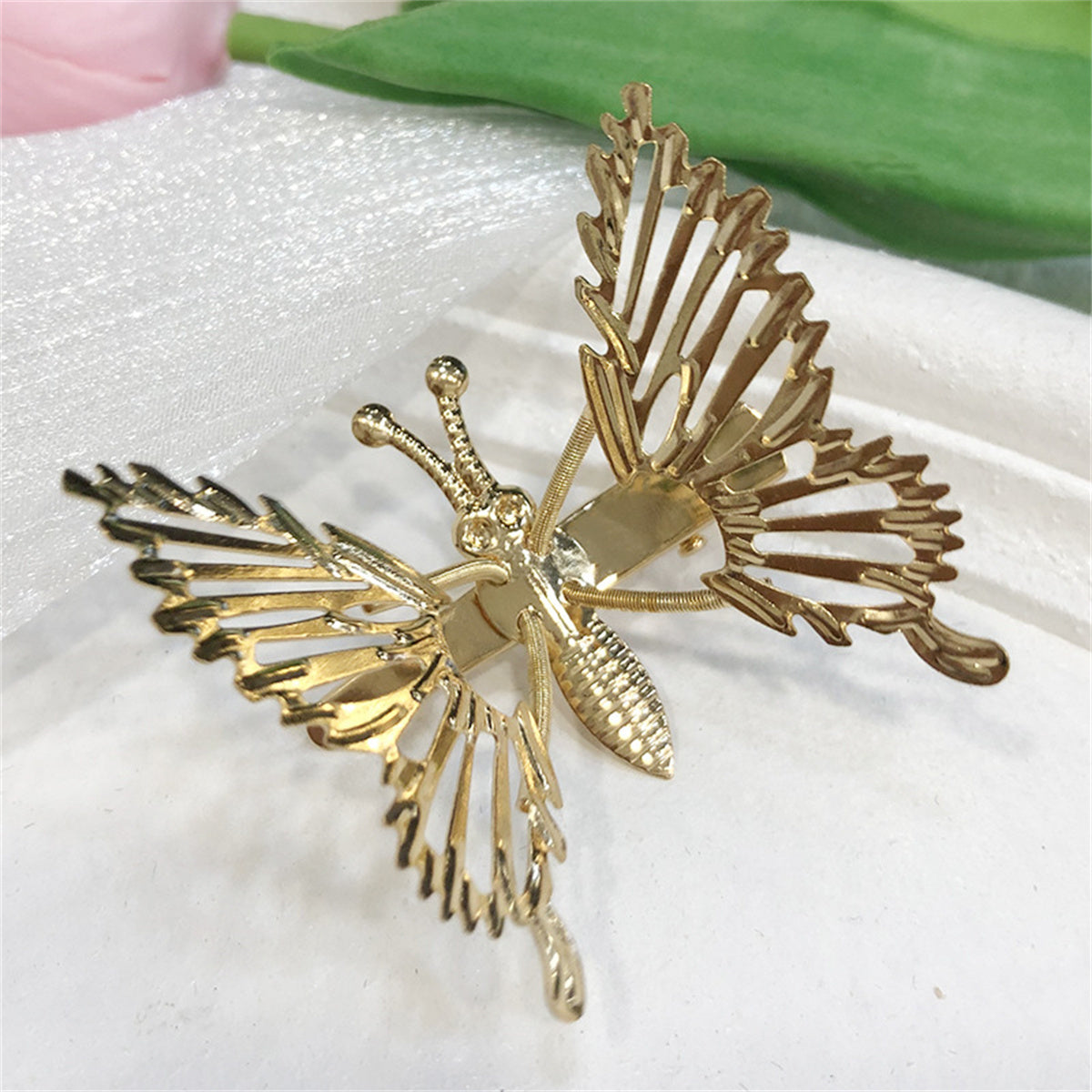 3D Butterfly Hair Clips Metal Moving Butterfly Hair Clamps Hair Styling Accessories for Women and Girls