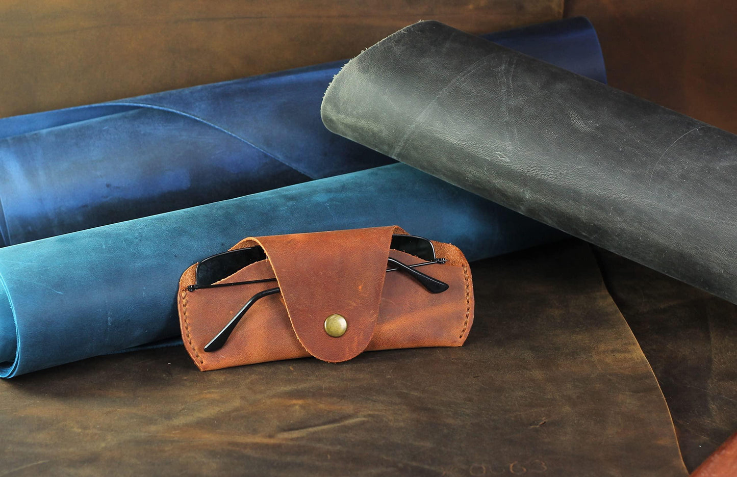 Soft Leather Glasses Case Slim Eyeglass Sleeve Case Sunglass Case for Men and Women  Retro Design Eyewear Case