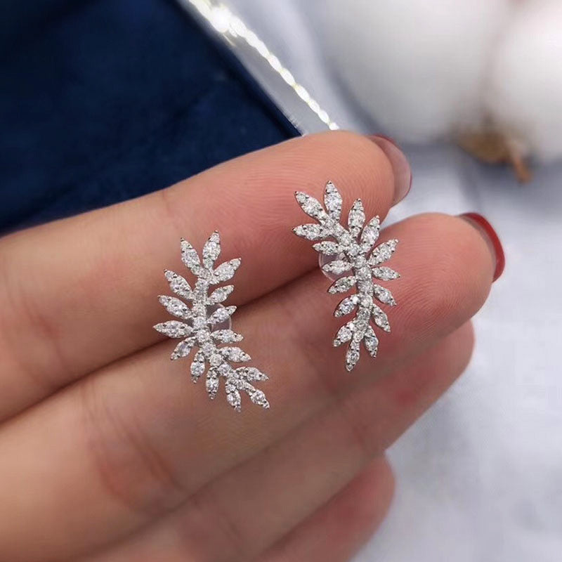 1pair Vintage Leaf Zircon Earrings