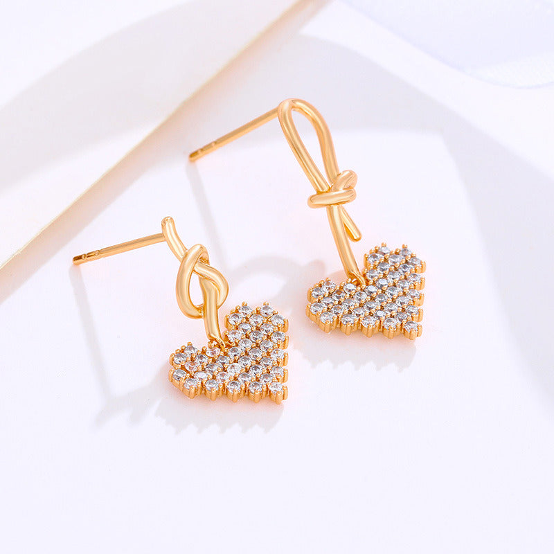 Super sparkly fresh asymmetrical heart-shaped temperament earrings with zirconium love earrings for women