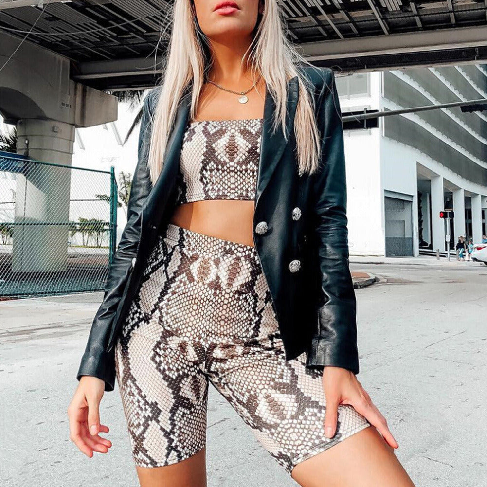 Two-piece women's new snake print tube top + shorts sports and leisure suit