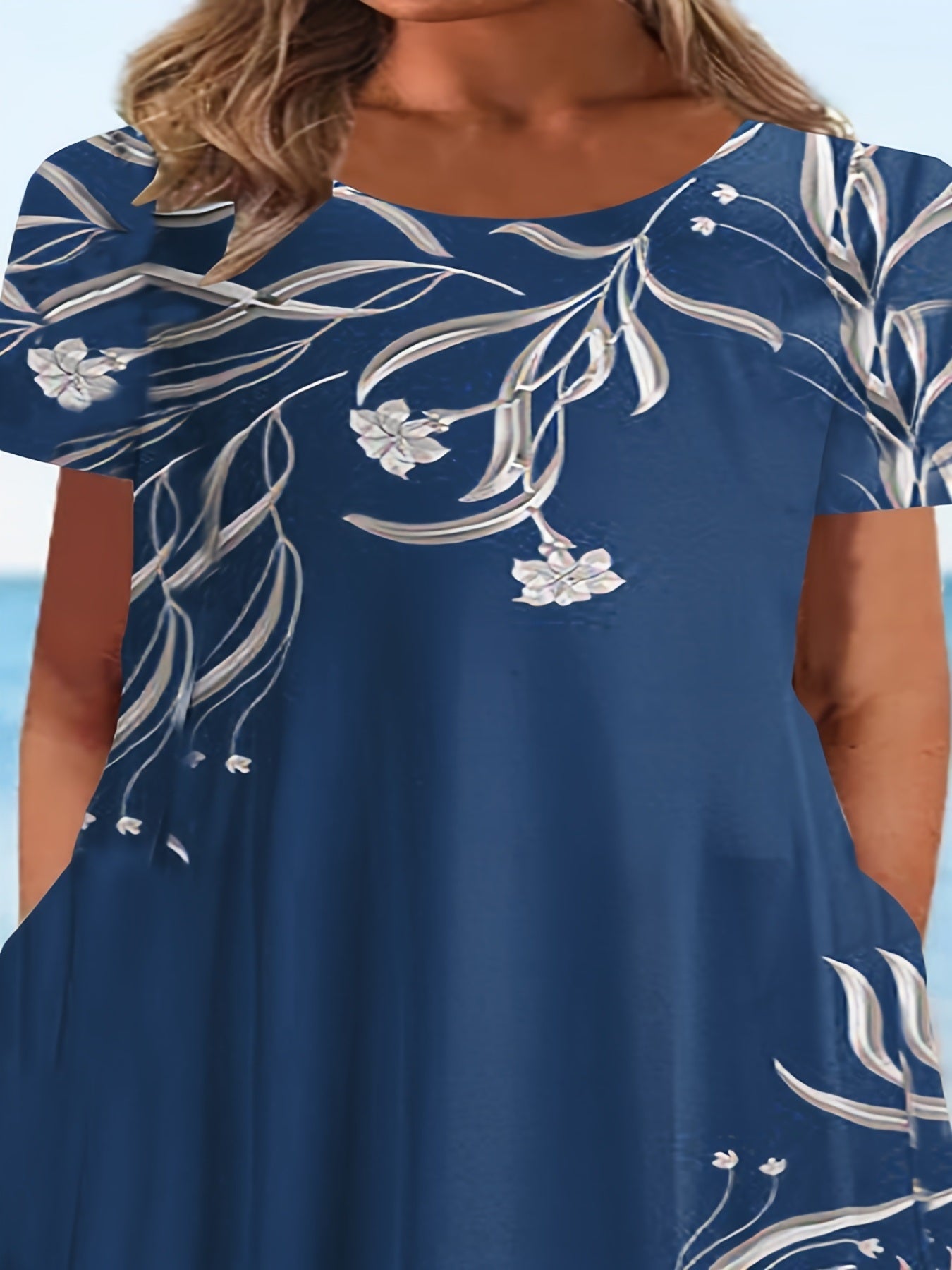 Plus Size Boho Dress; Women's Plus Floral Print Short Sleeve Round Neck Slight Stretch Dress With Pockets