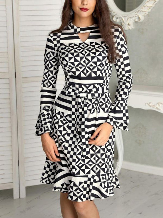 spring and summer fashion women's square print trumpet sleeve pleated dress